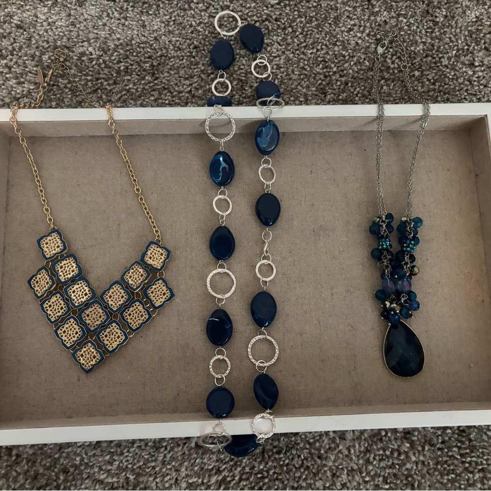 Elegant Blue and Silver Necklace Set